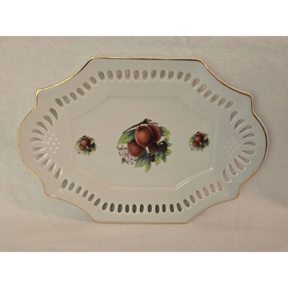 Vintage Formalities by Baum Bros Fruit Berry Dessert Serving‎ Dish Gold Trim